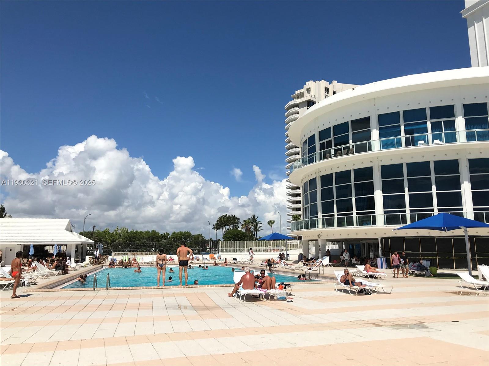 5445 Collins Ave # 1506