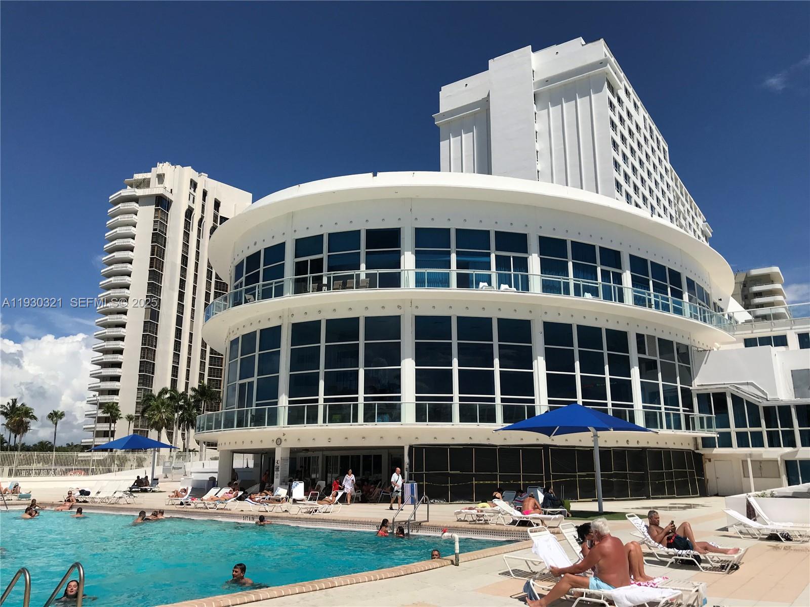 5445 Collins Ave # 1506