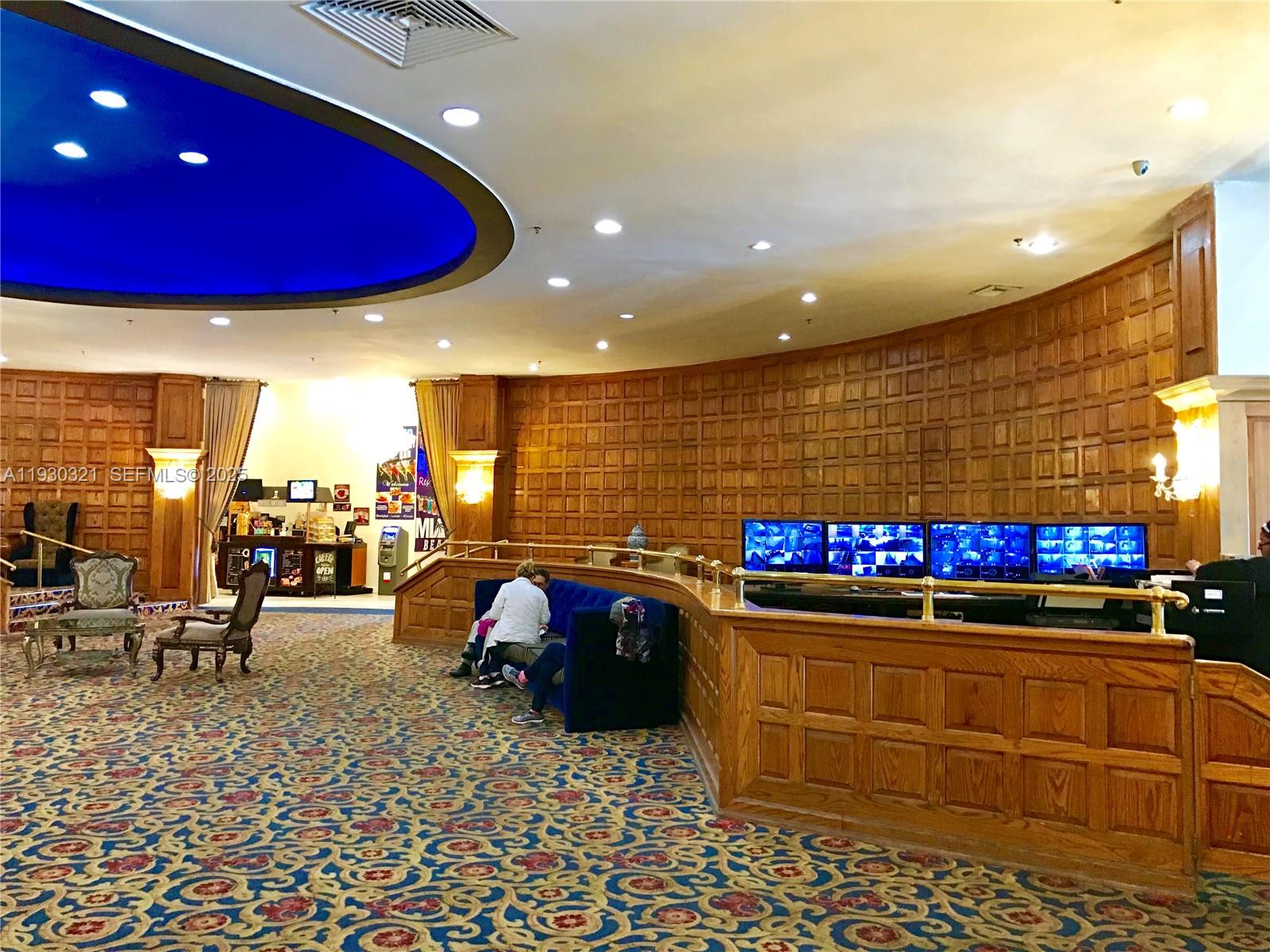 5445 Collins Ave # 1506