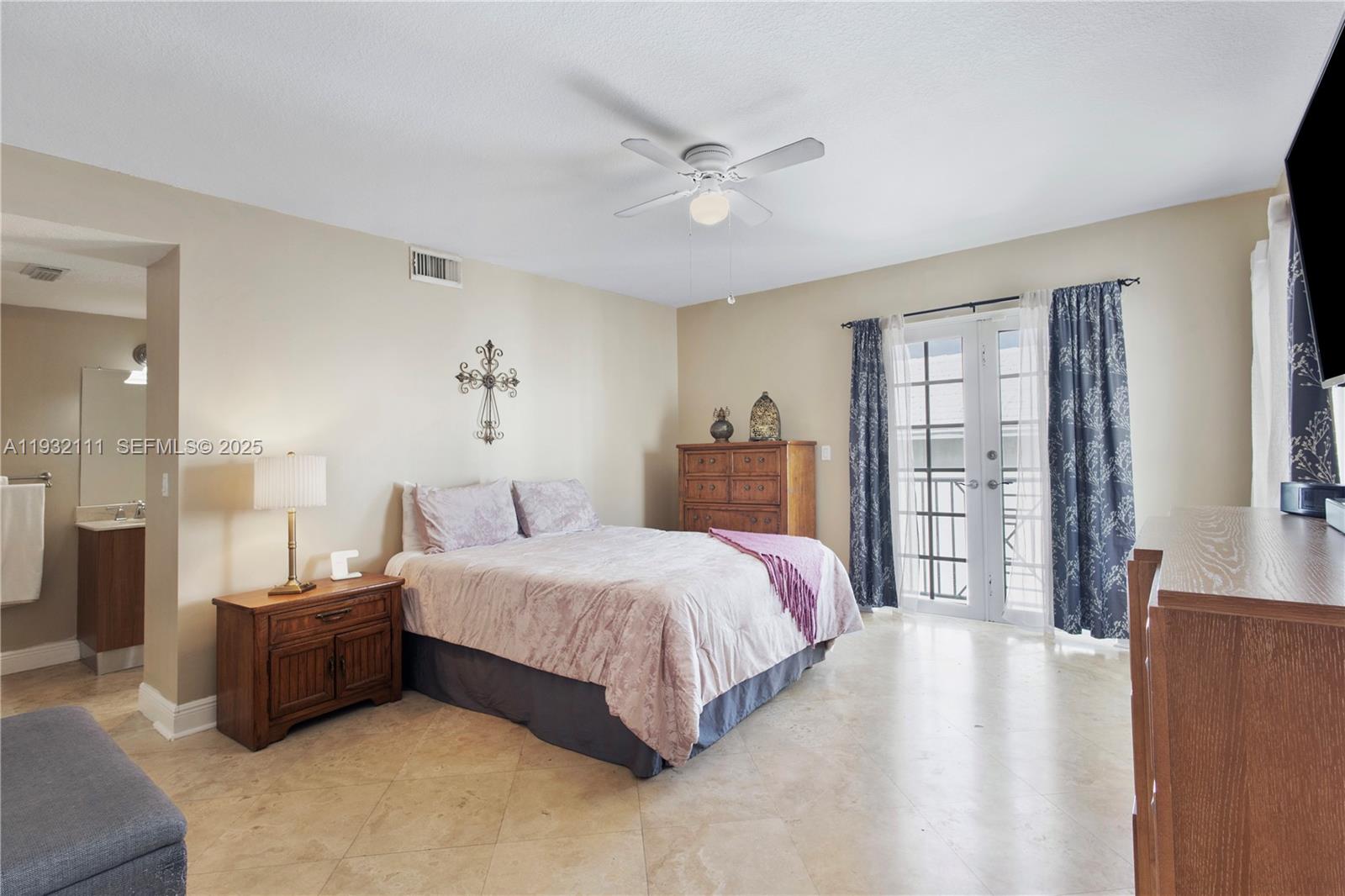 929 SW 11th St # 2 Unit: H-2