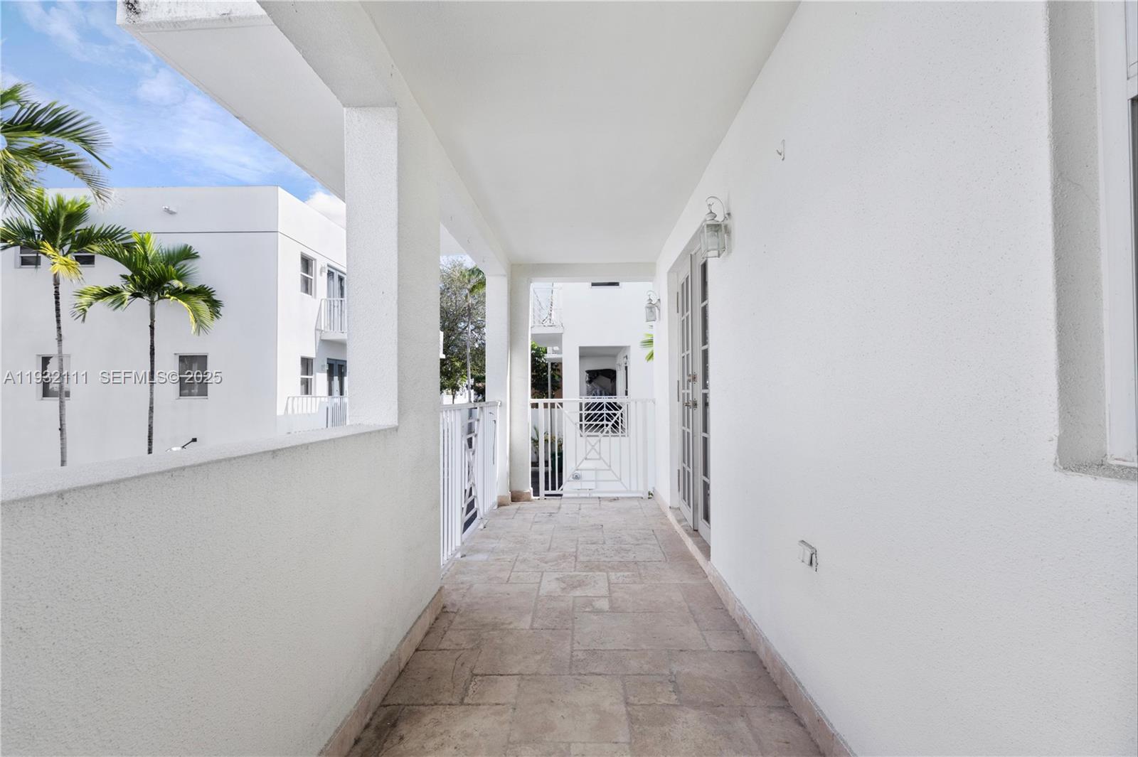 929 SW 11th St # 2 Unit: H-2