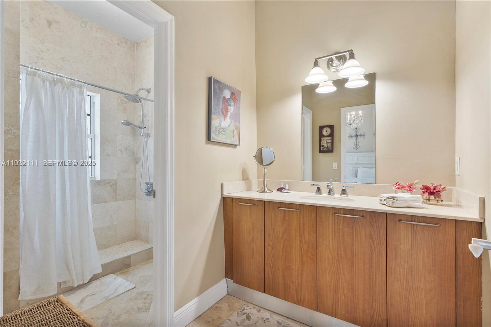 929 SW 11th St # 2 Unit: H-2