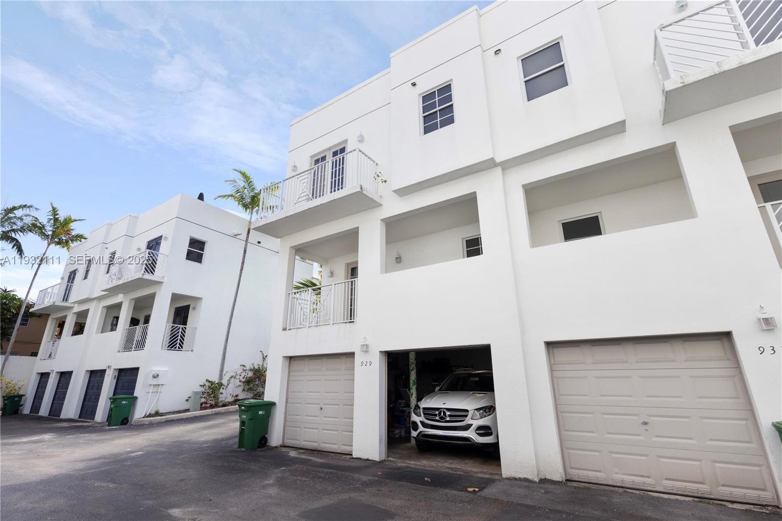 929 SW 11th St # 2 Unit: H-2