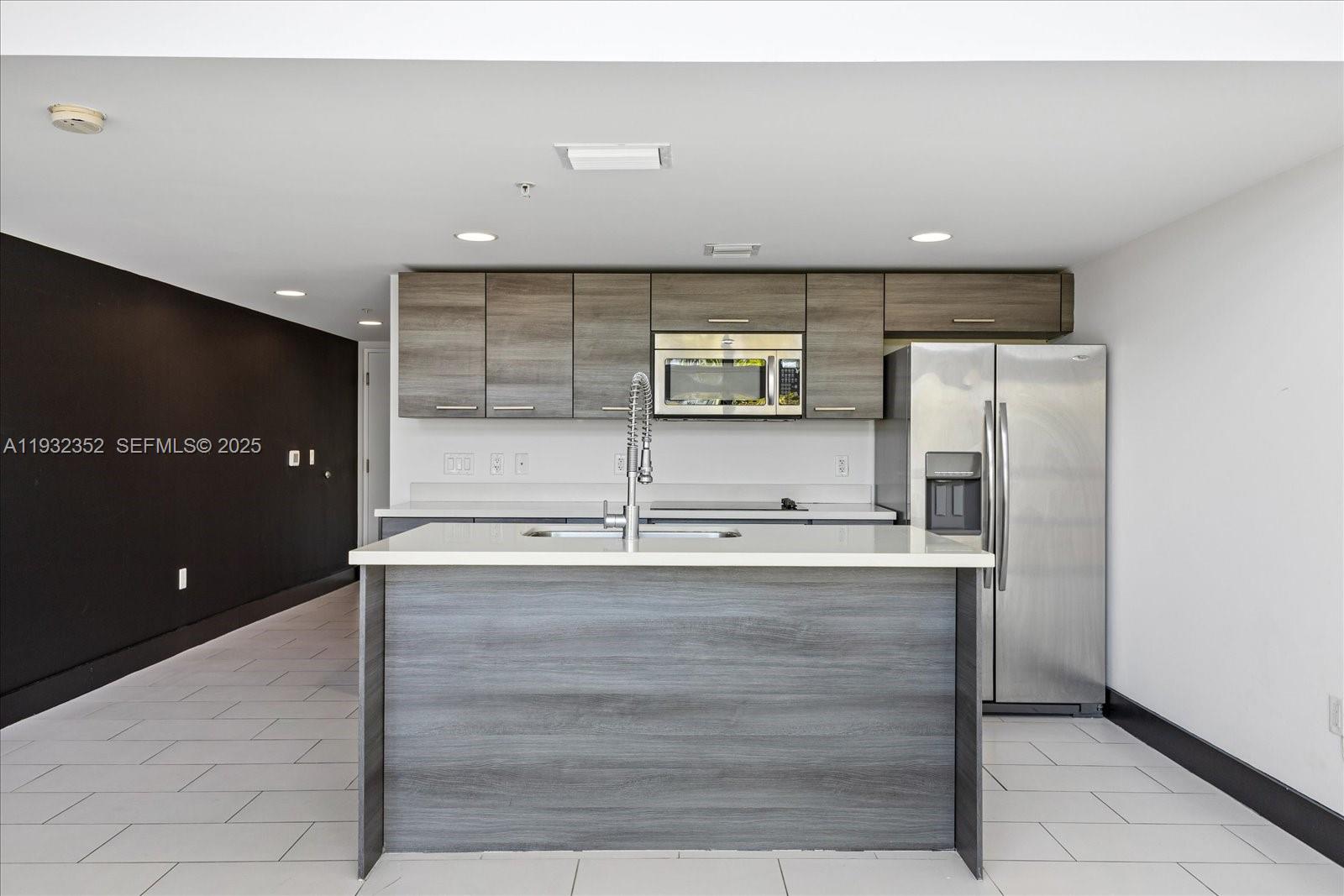 421 Meridian Ave # 19