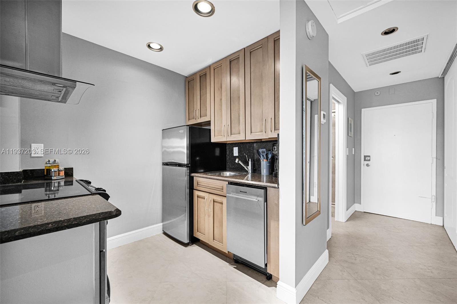 405 N Ocean Blvd # 103