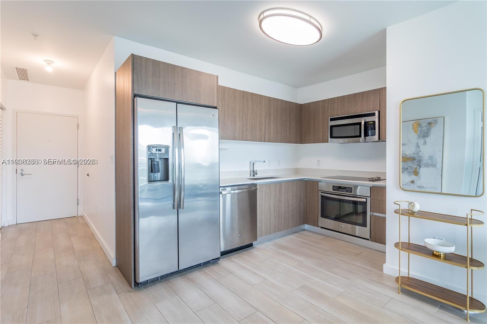 1600 SW 1st Ave # 810