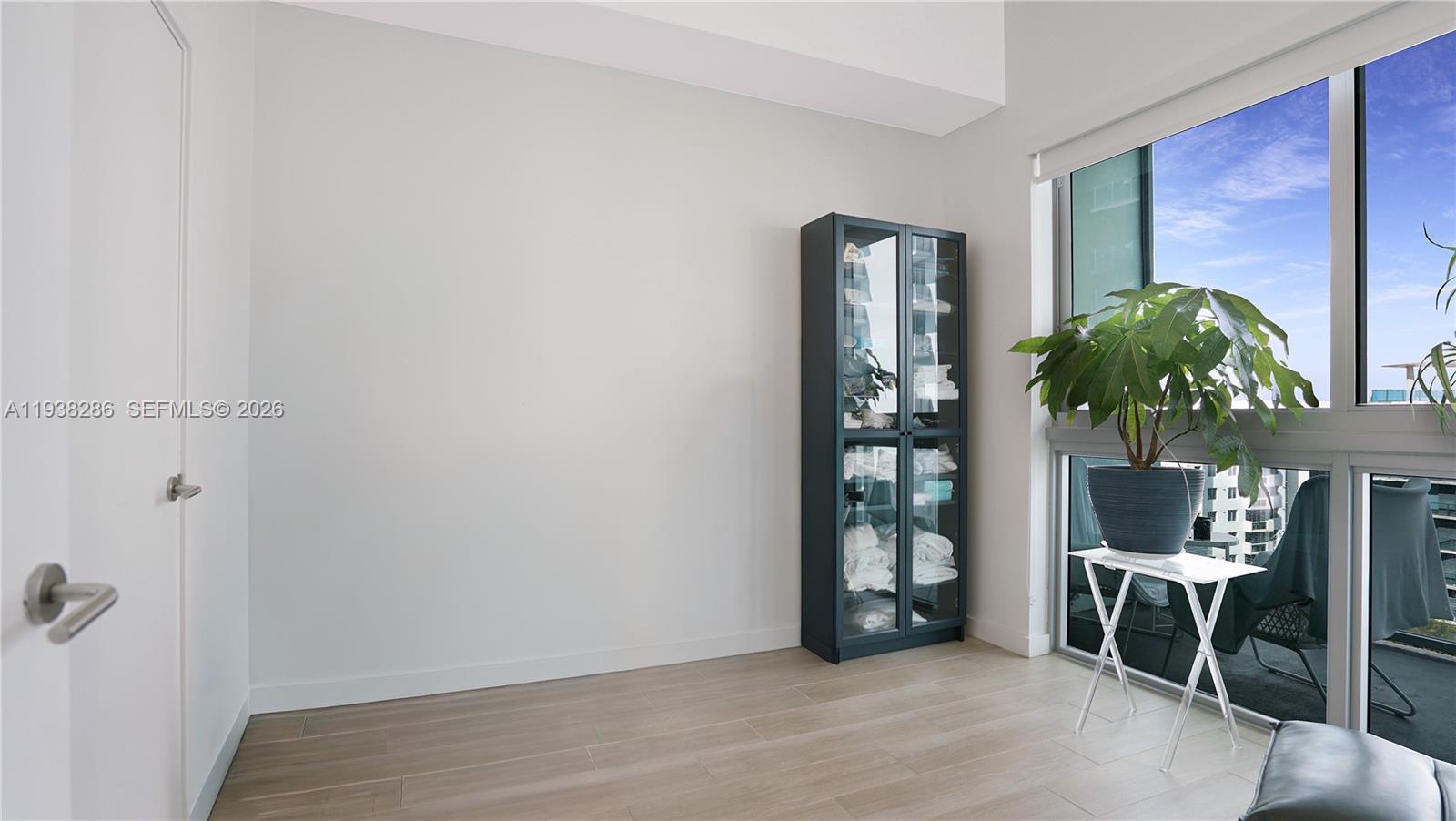 1600 SW 1st Ave # 810
