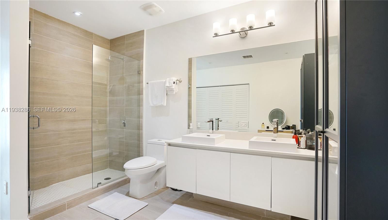 1600 SW 1st Ave # 810
