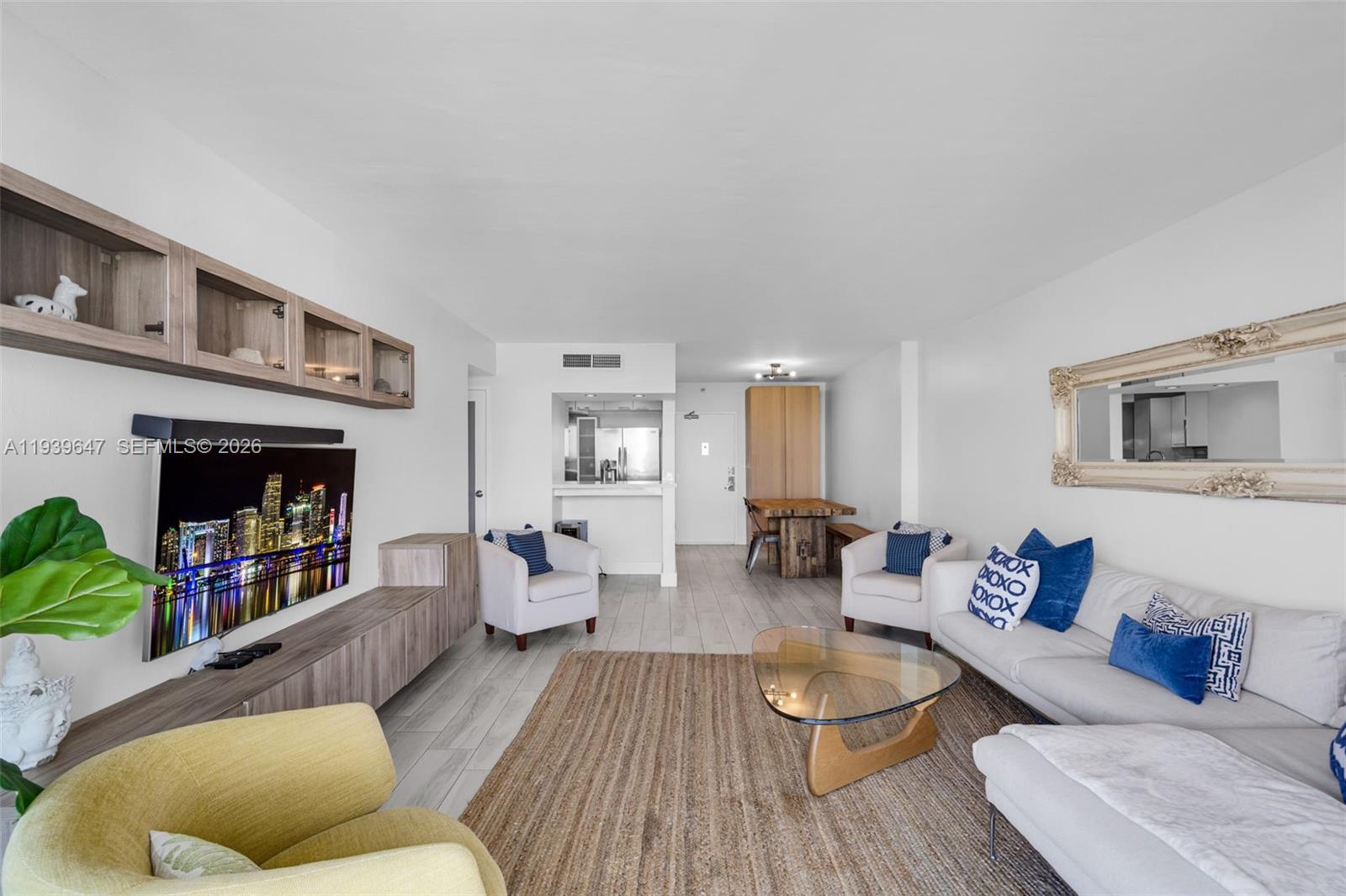 1200 West Ave # 910