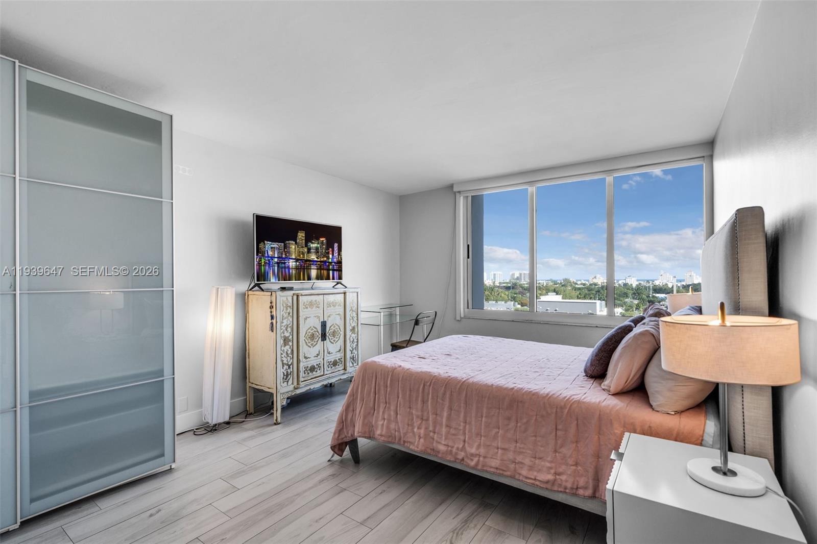 1200 West Ave # 910