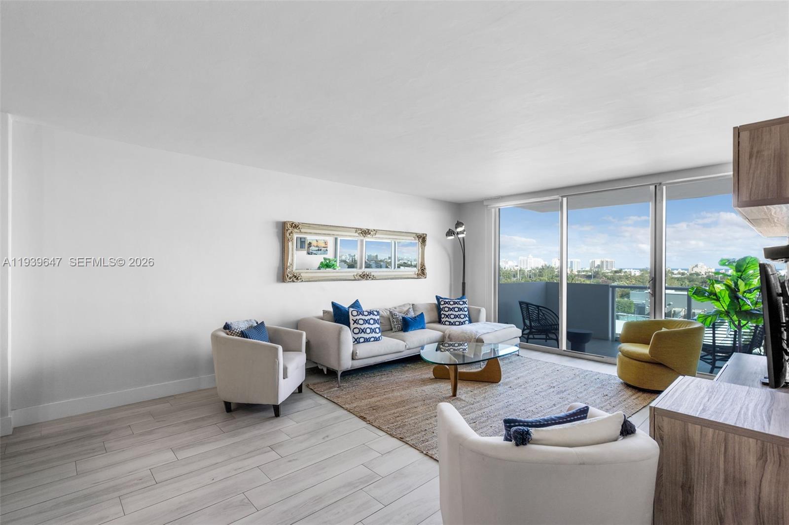 1200 West Ave # 910