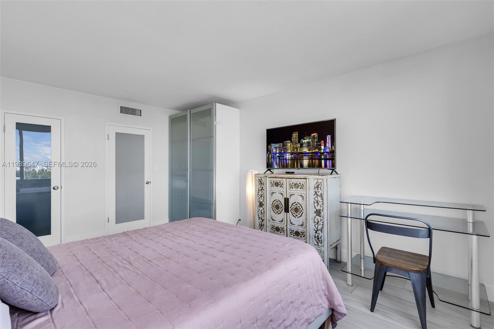 1200 West Ave # 910