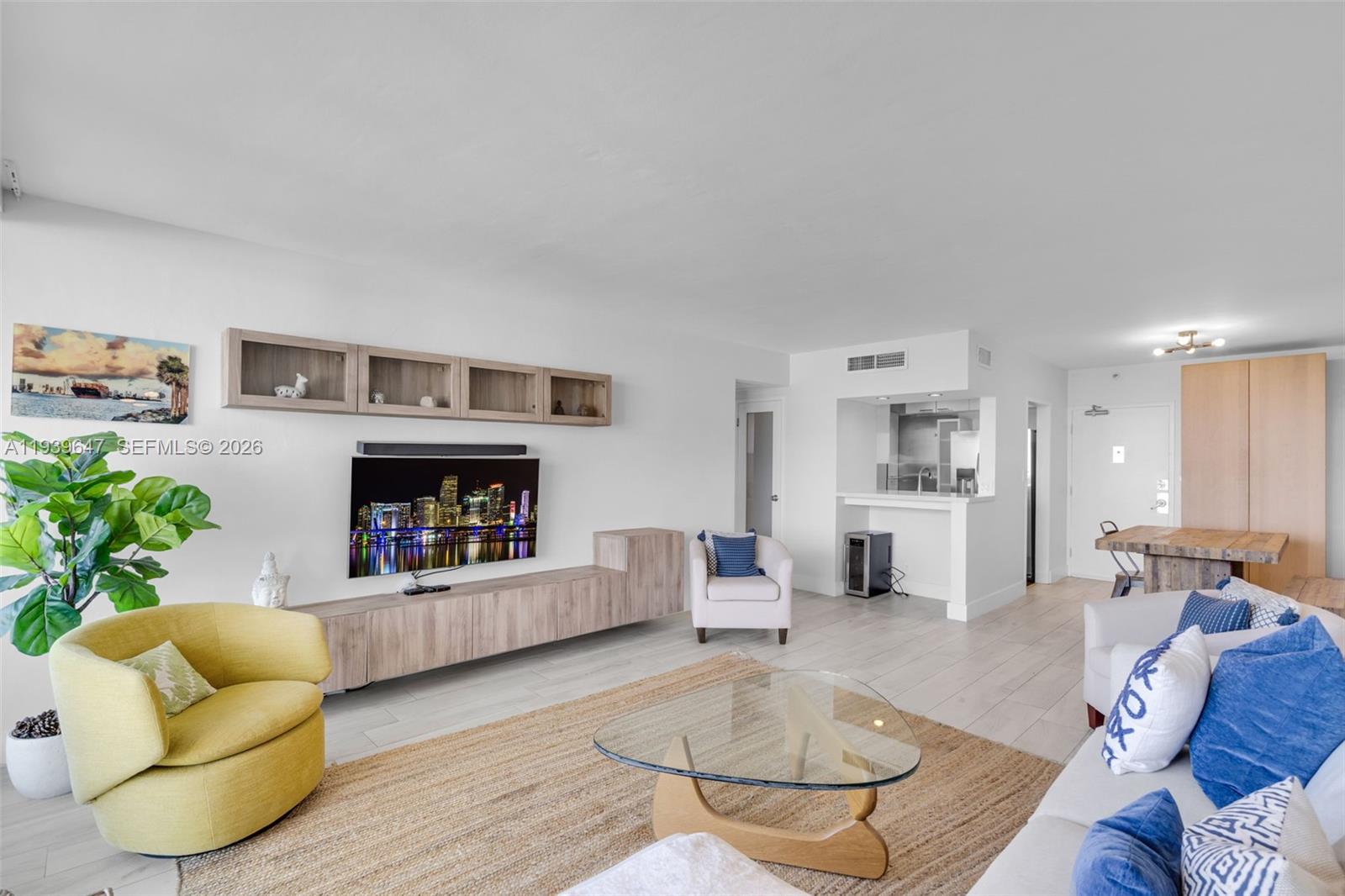1200 West Ave # 910