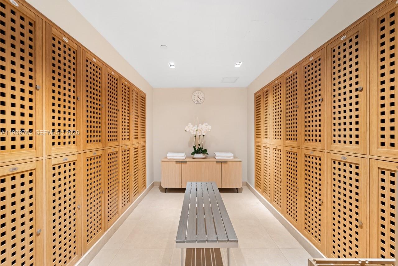 900 Biscayne Blvd # 3105