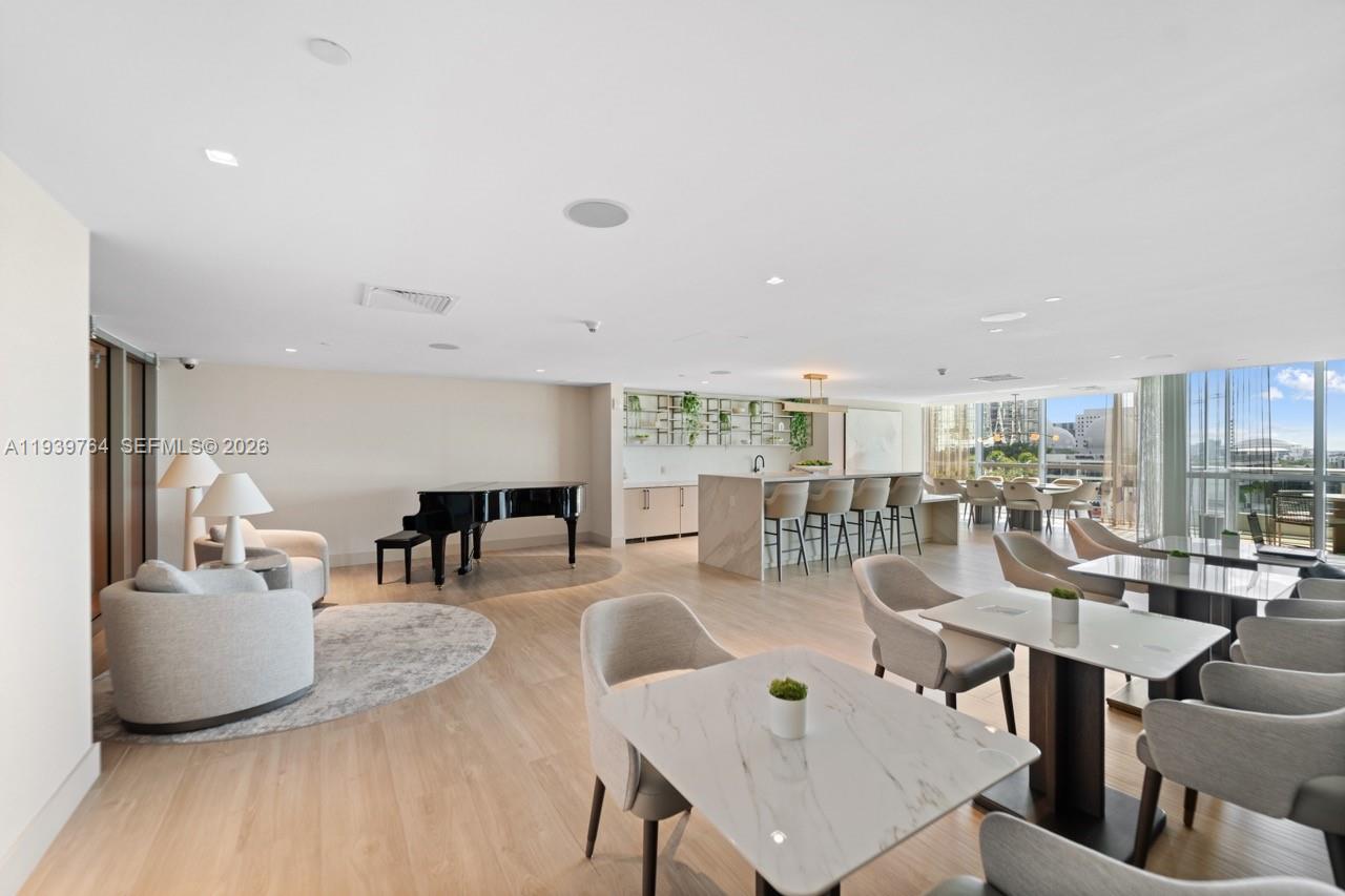 900 Biscayne Blvd # 3105