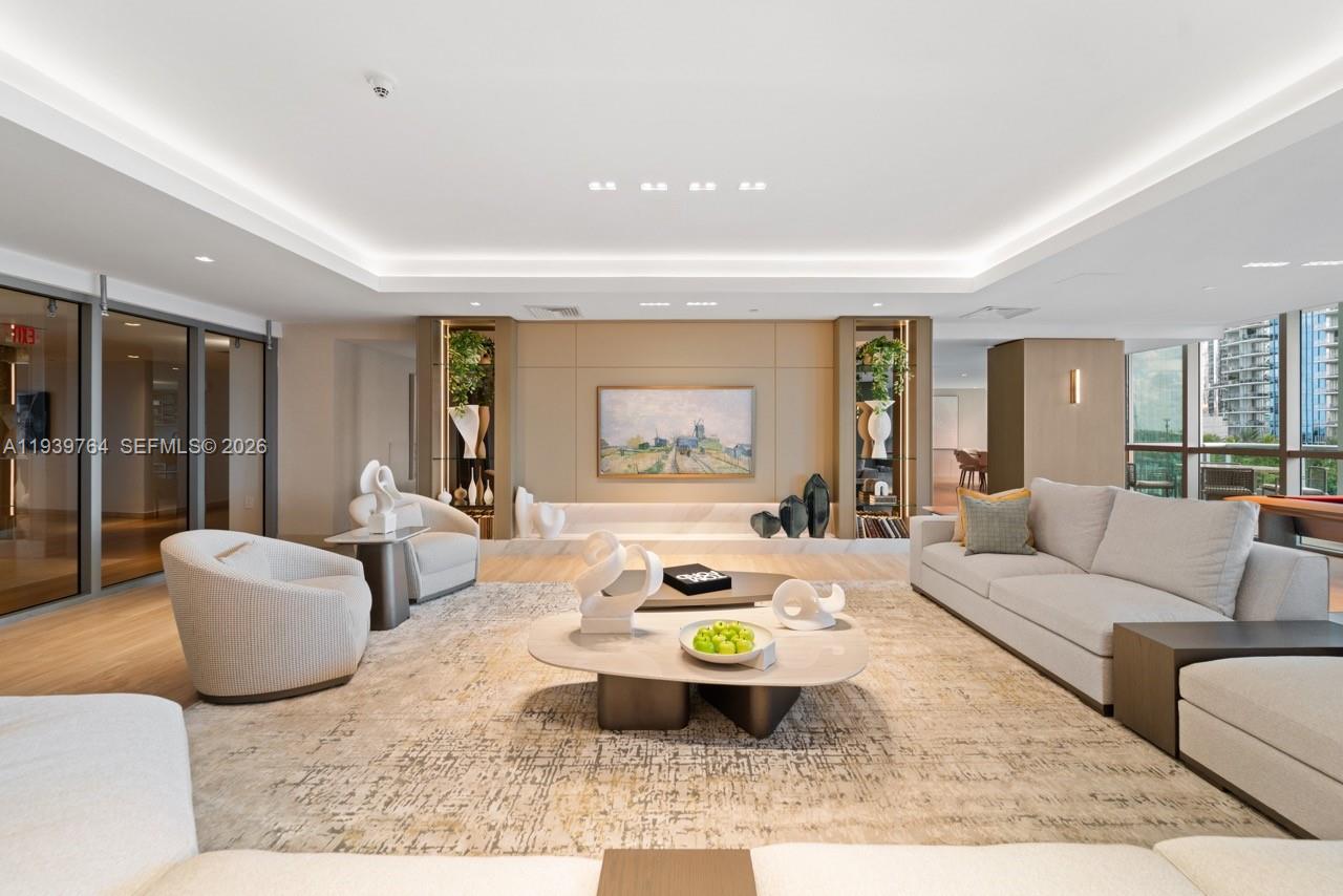 900 Biscayne Blvd # 3105