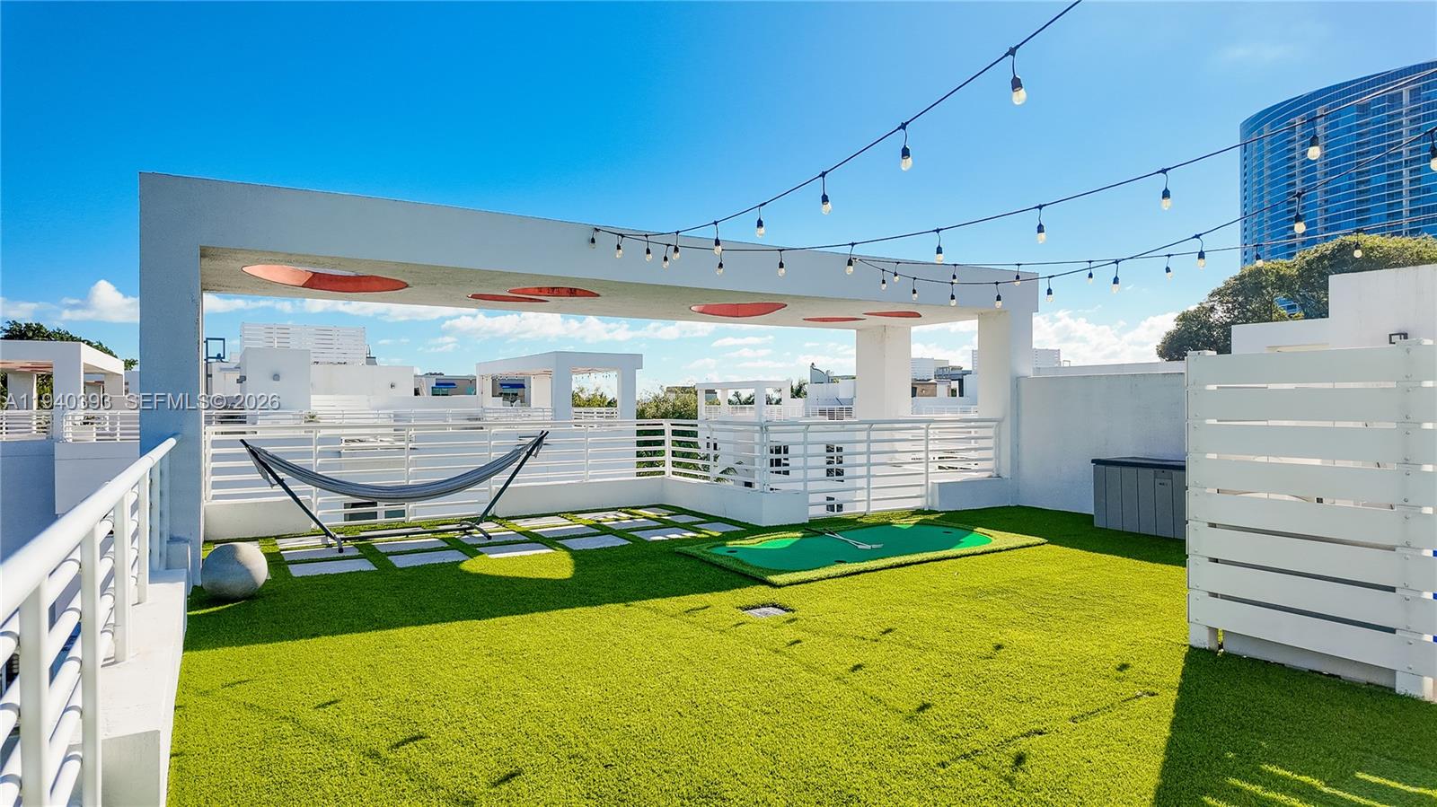 455 NE 39th St # 112