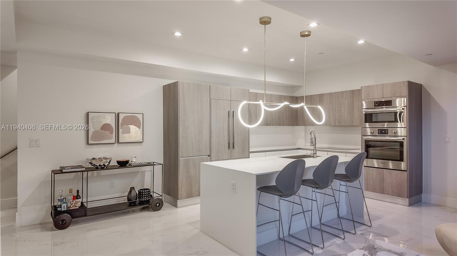 455 NE 39th St # 112