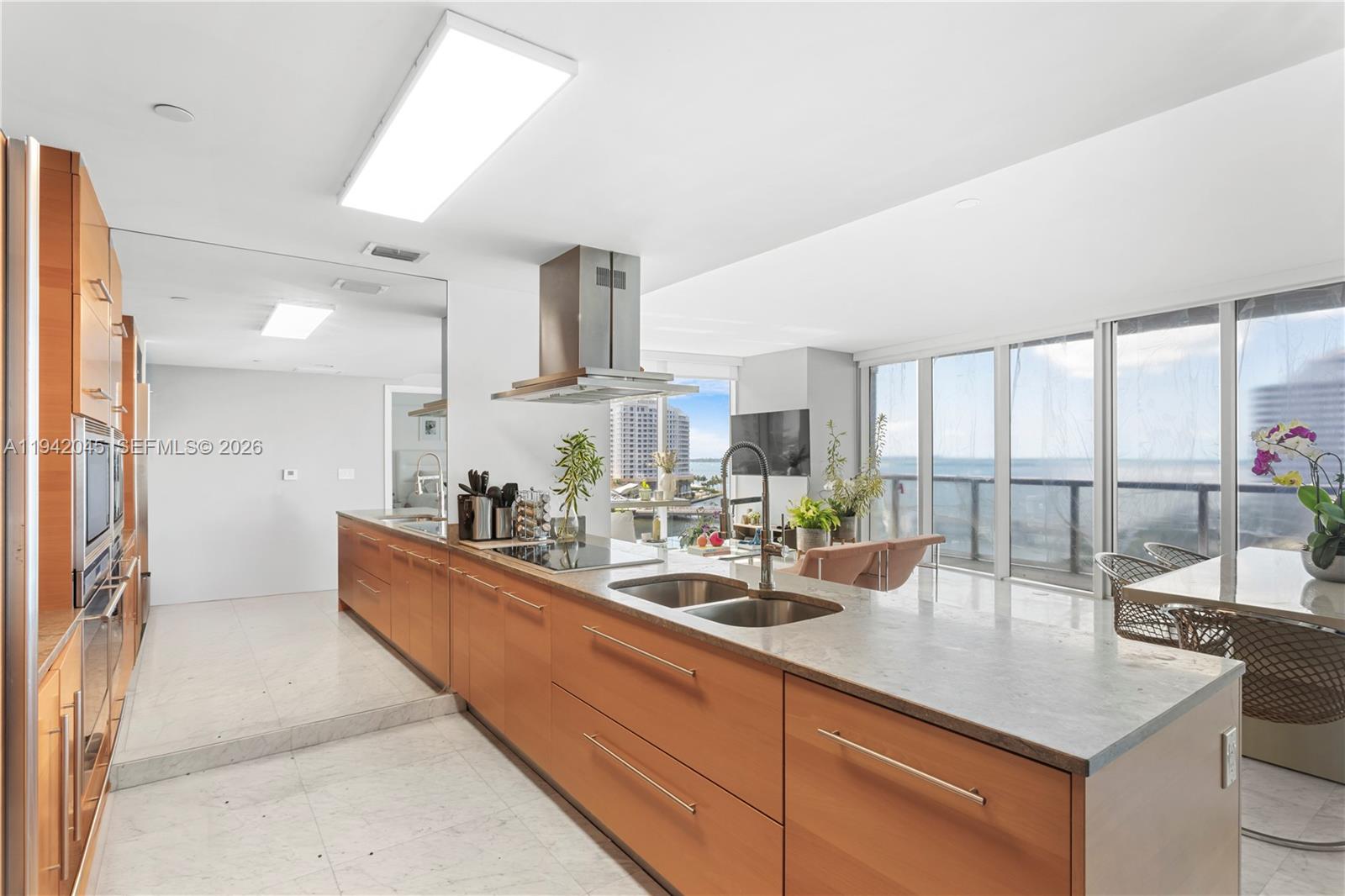 495 Brickell Ave # 1001