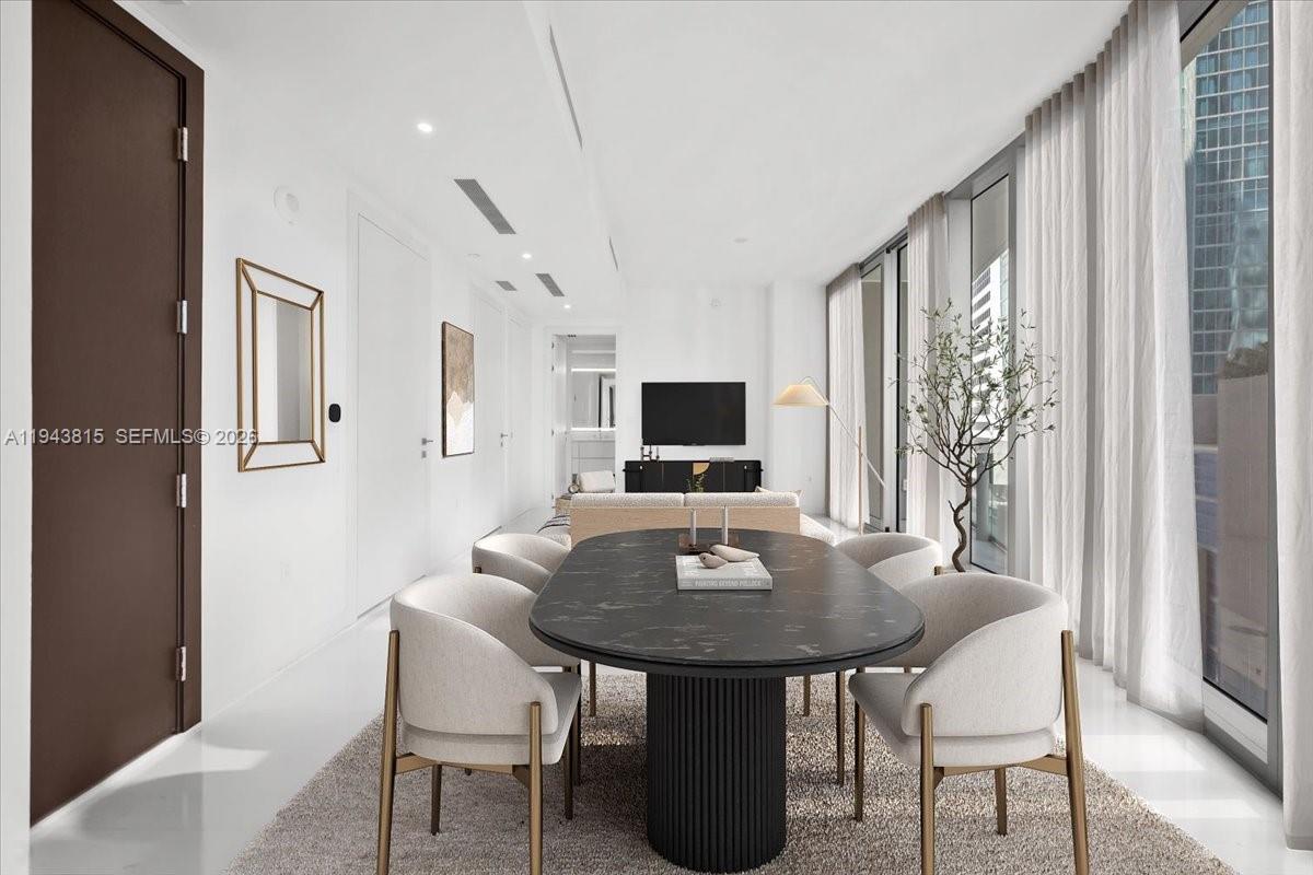 300 Biscayne Boulevard Way # 1106E