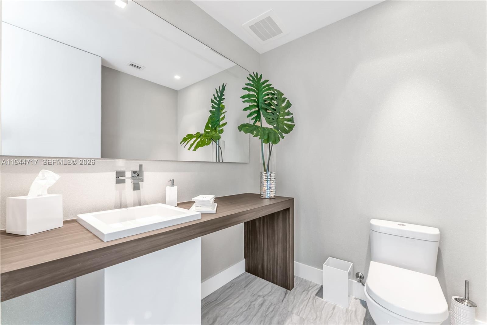 19575 Collins Ave # 12