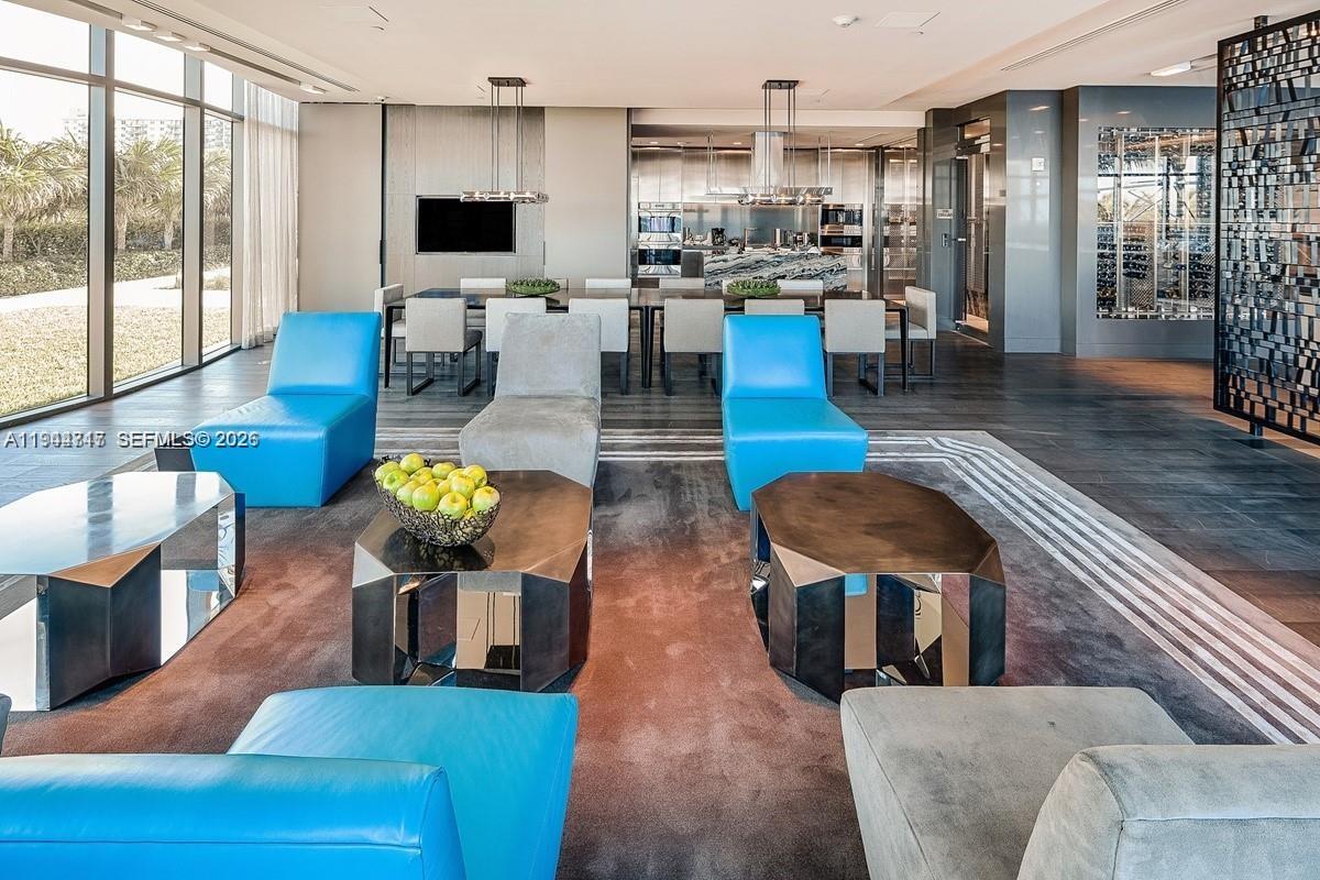 19575 Collins Ave # 12