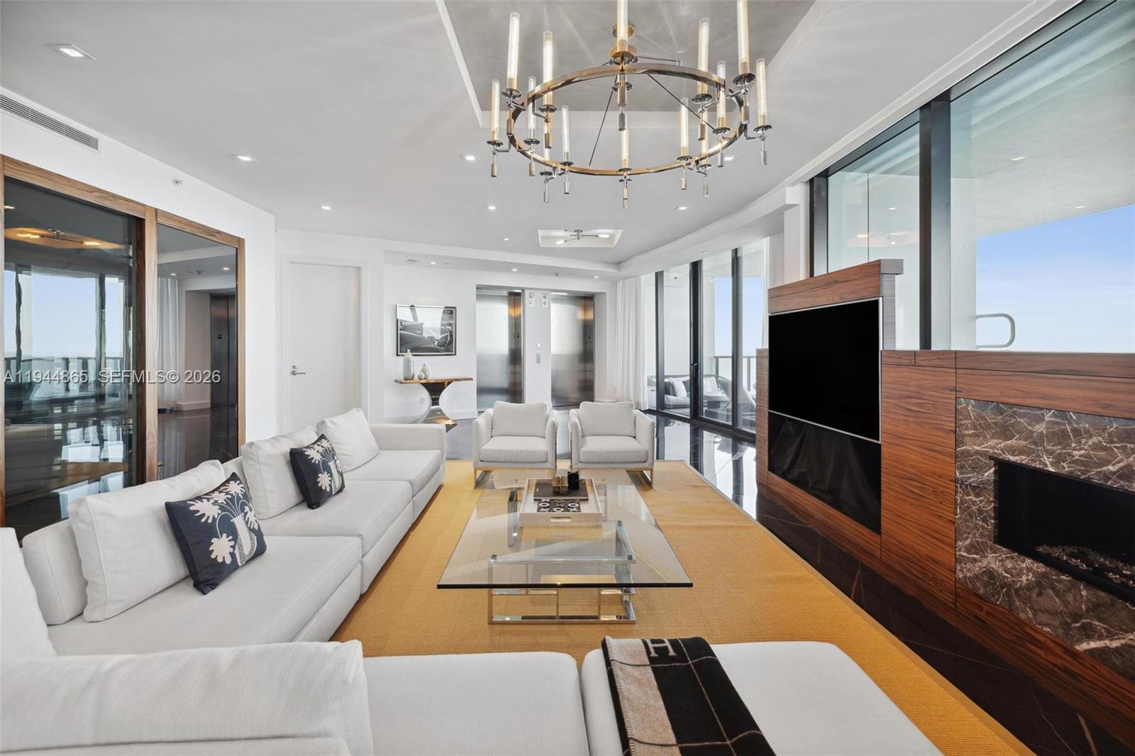 18555 Collins Ave # 2601