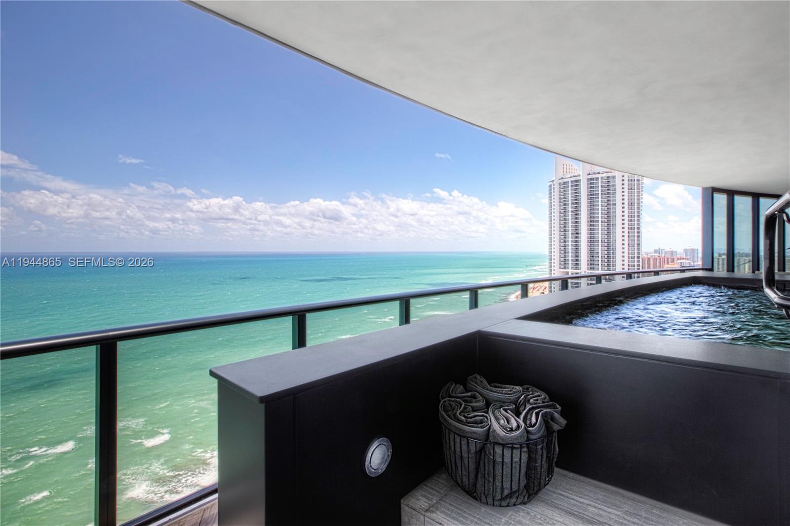 18555 Collins Ave # 2601