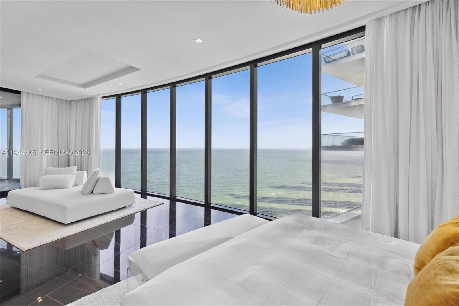 18555 Collins Ave # 2601