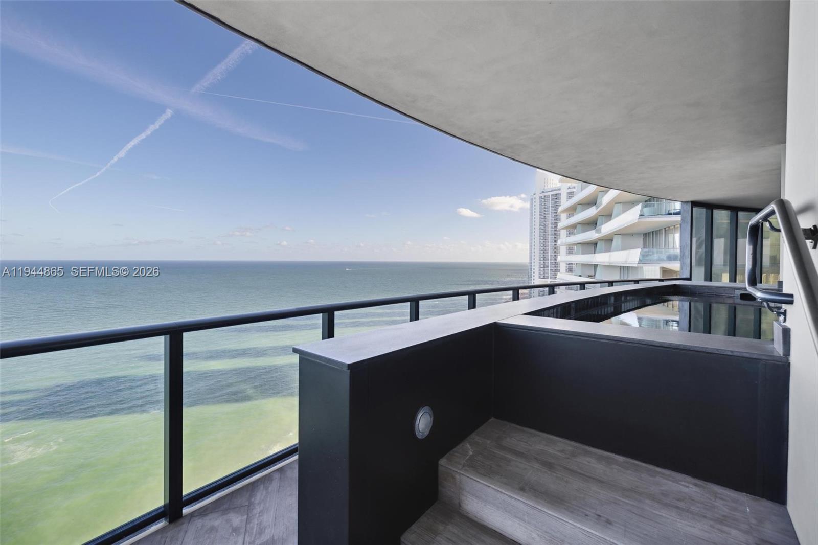 18555 Collins Ave # 2601