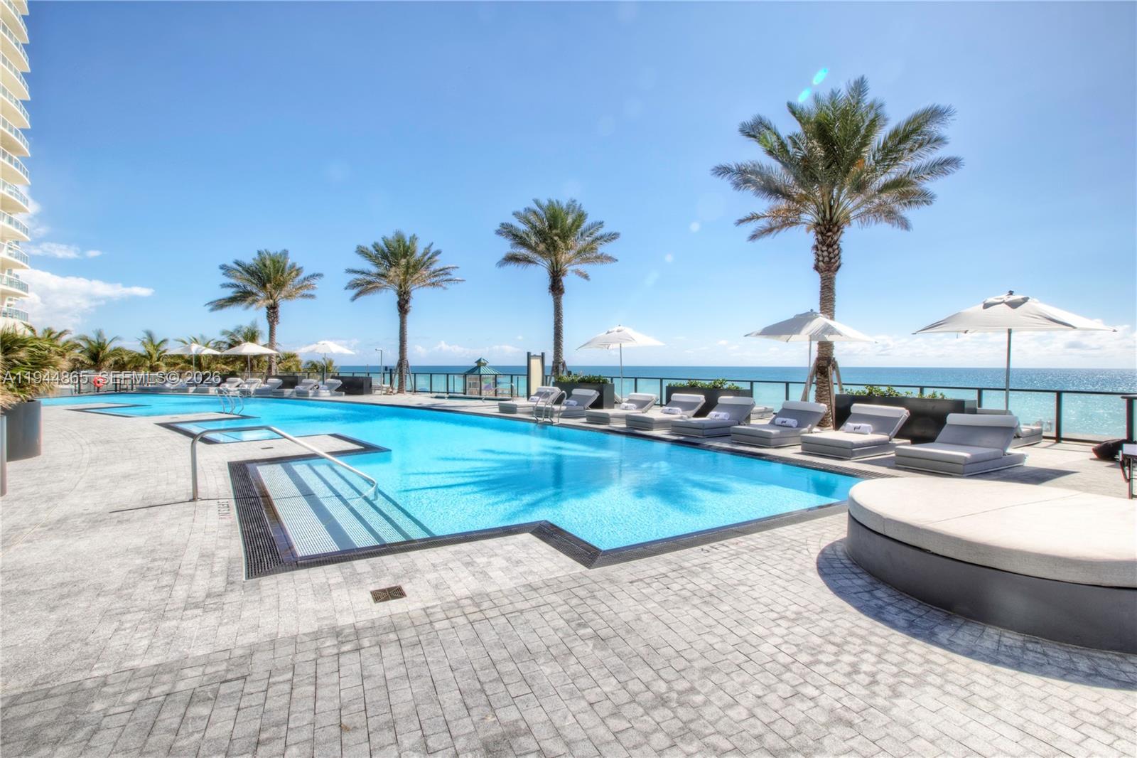 18555 Collins Ave # 2601