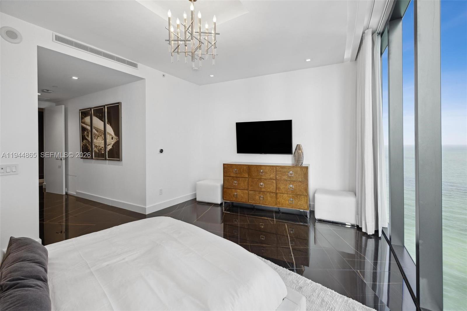 18555 Collins Ave # 2601