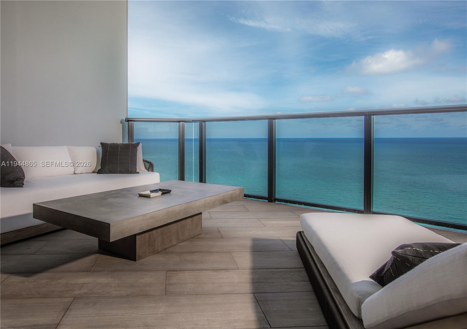 18555 Collins Ave # 2601
