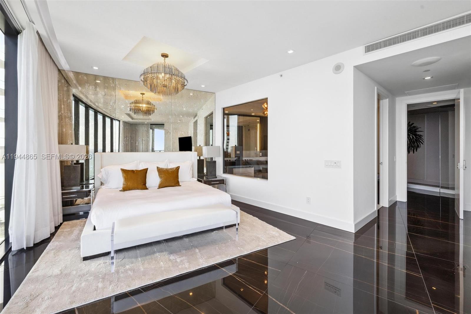 18555 Collins Ave # 2601