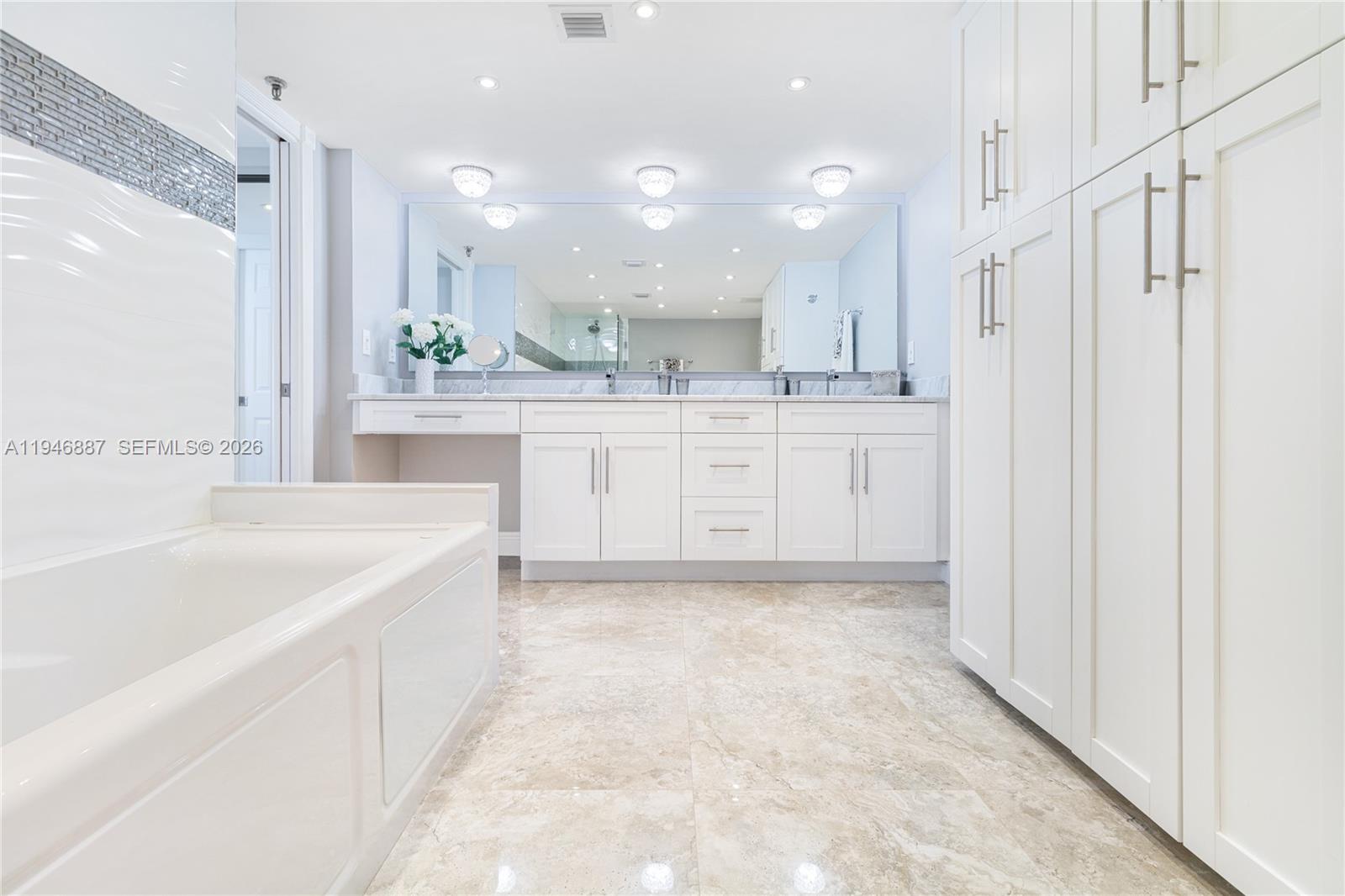 6061 Collins Ave # 6F