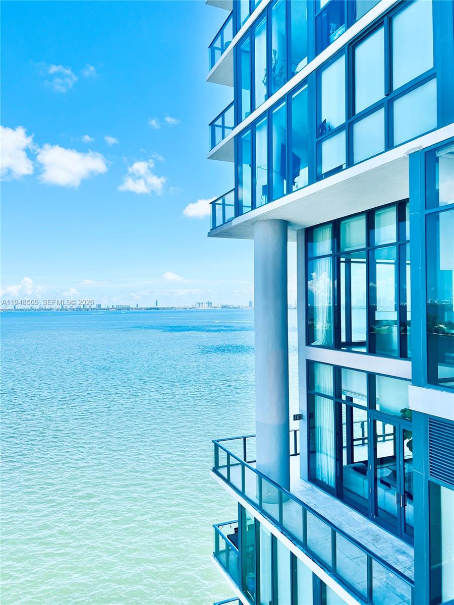 3131 NE 7th Ave # 1902