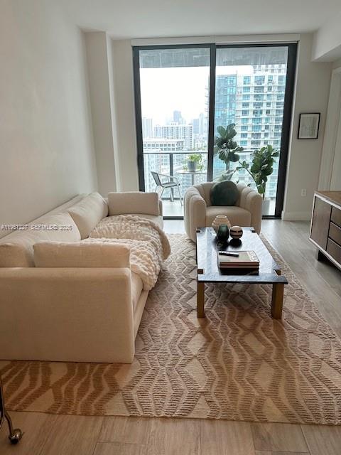 121 NE 34th St # 1803