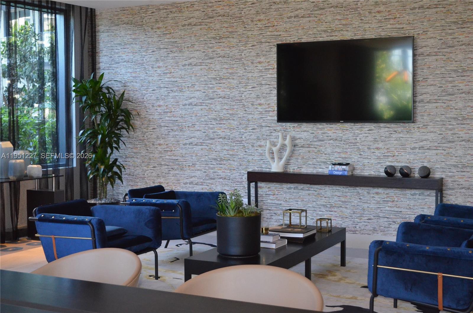 121 NE 34th St # 1803