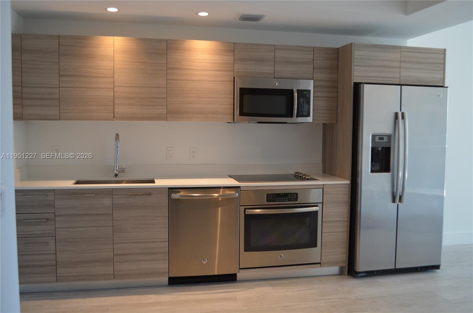 121 NE 34th St # 1803