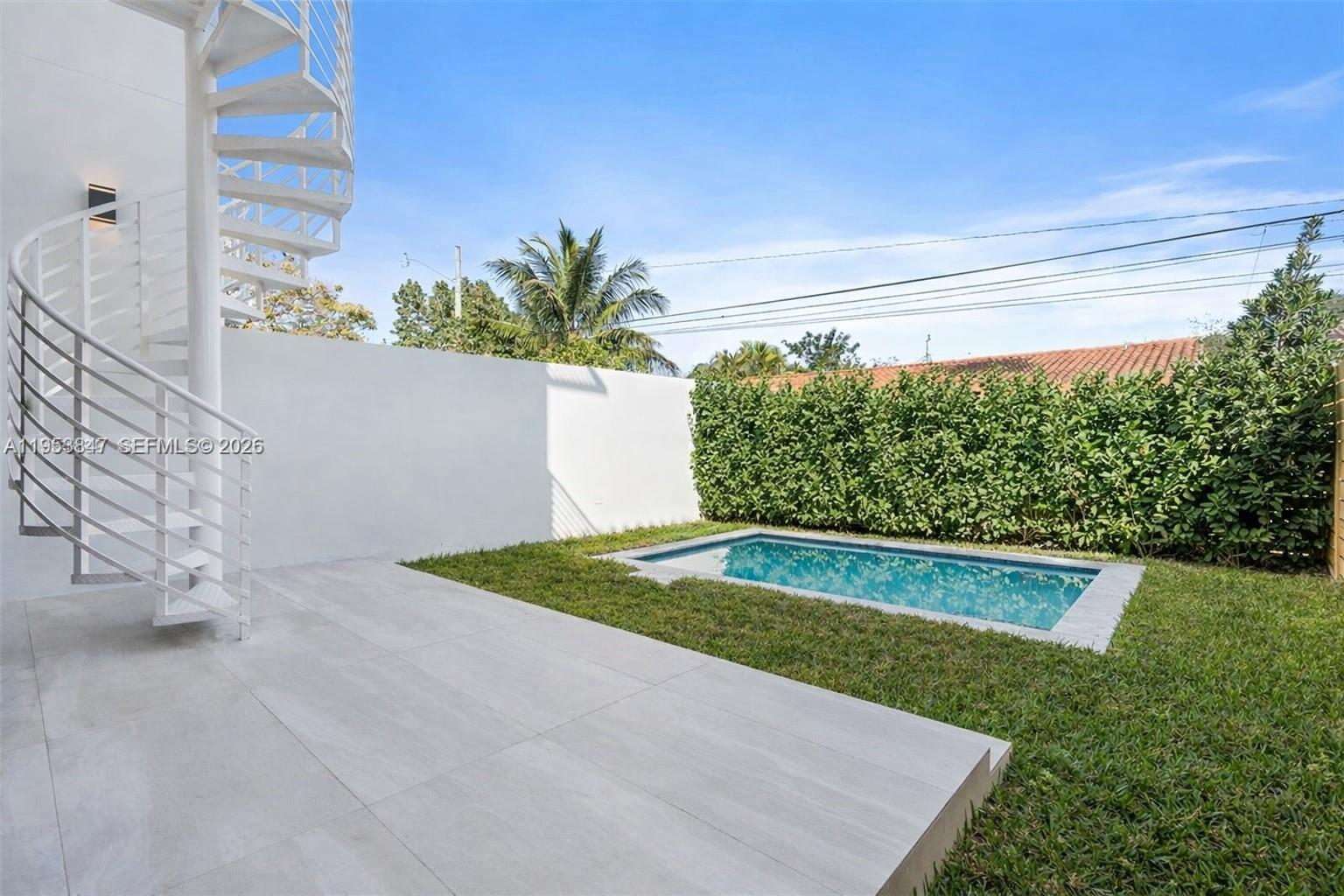 1245 SW 13th Ave # 1245