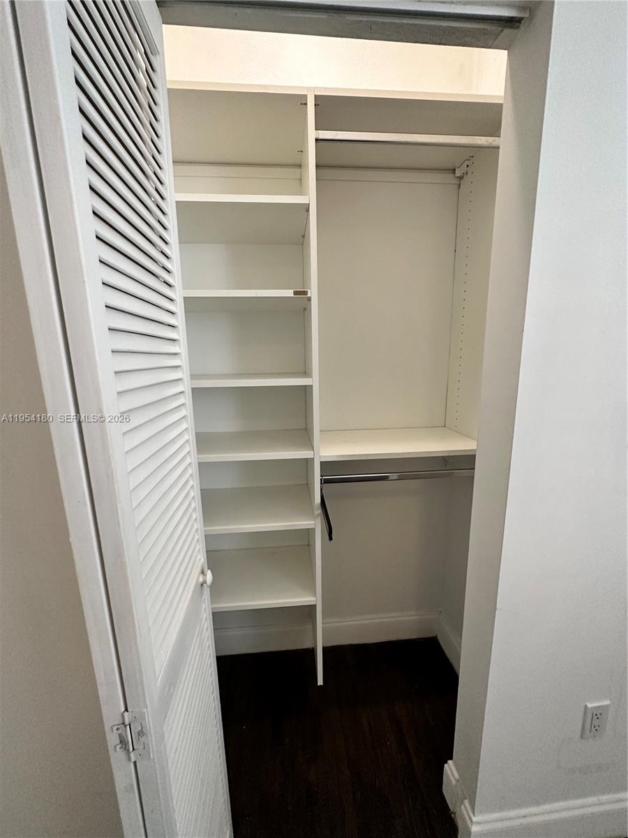 1330 Drexel Ave # 105