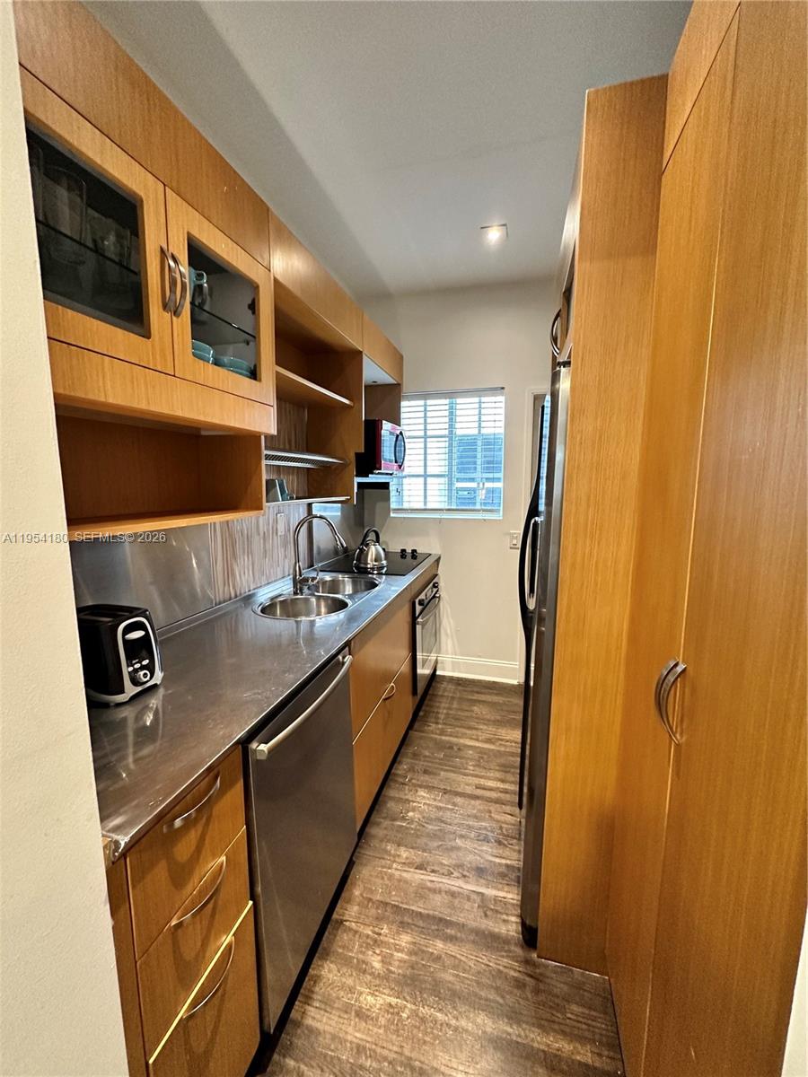 1330 Drexel Ave # 105