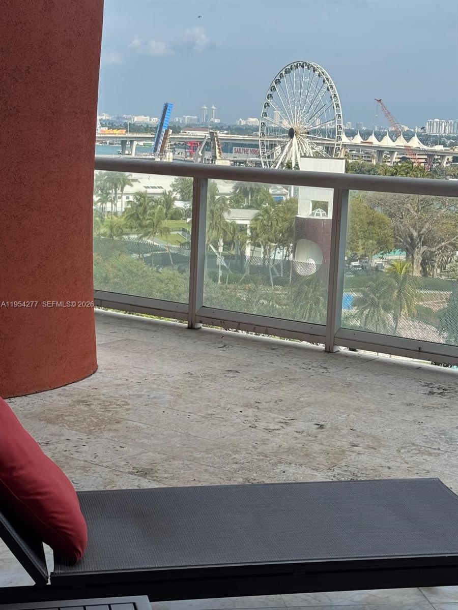 50 Biscayne Blvd # 5207