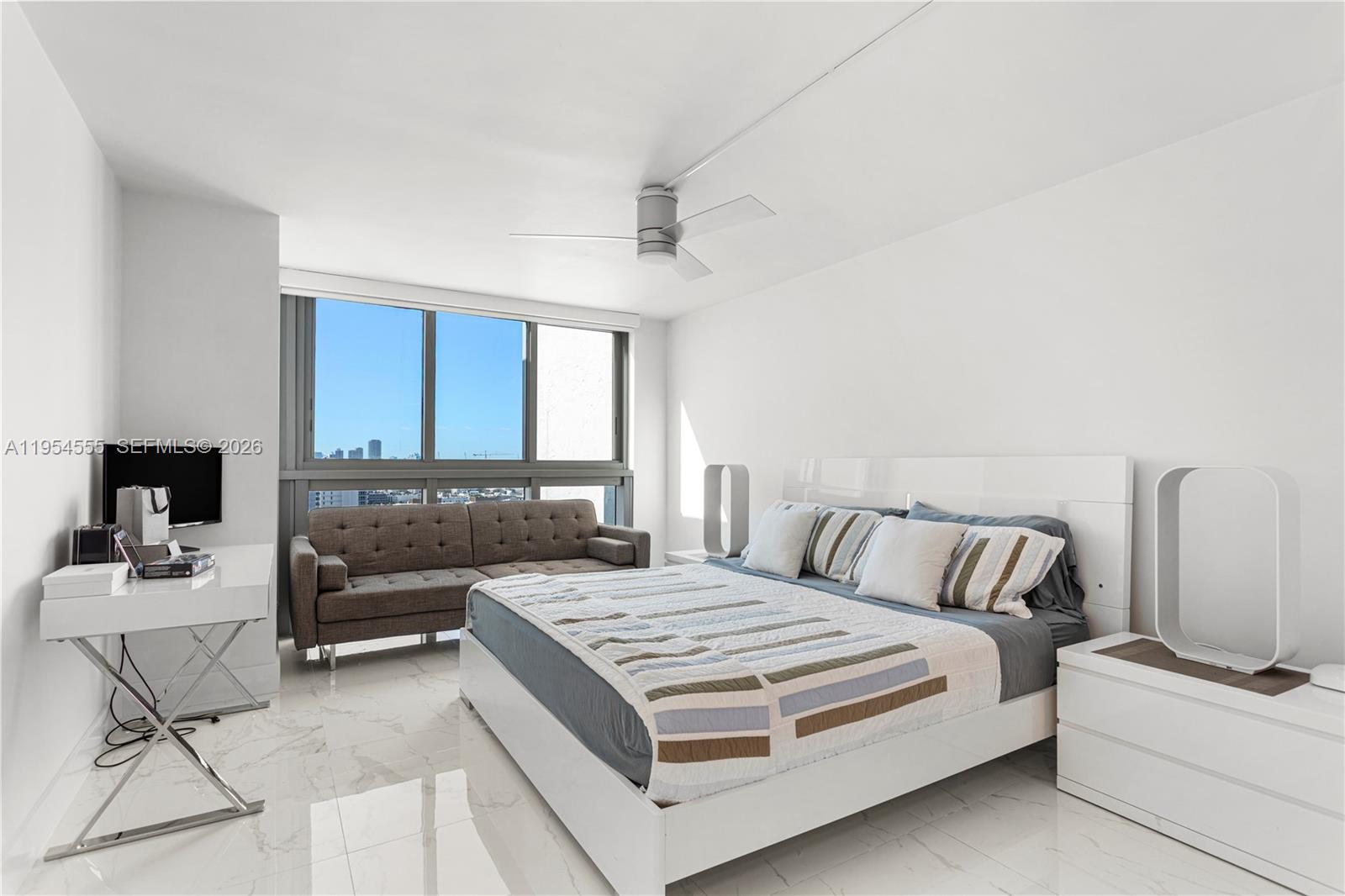 2655 Collins Ave Unit: PH06/08