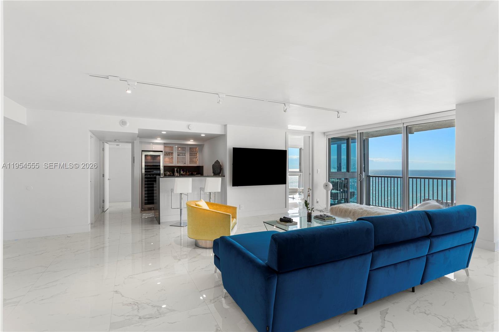 2655 Collins Ave Unit: PH06/08