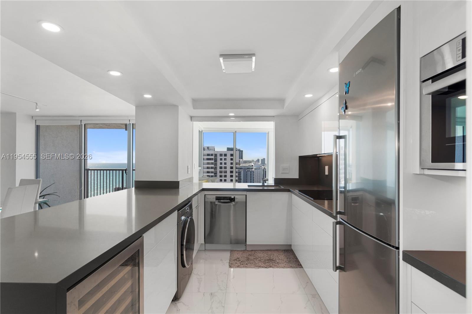 2655 Collins Ave Unit: PH06/08