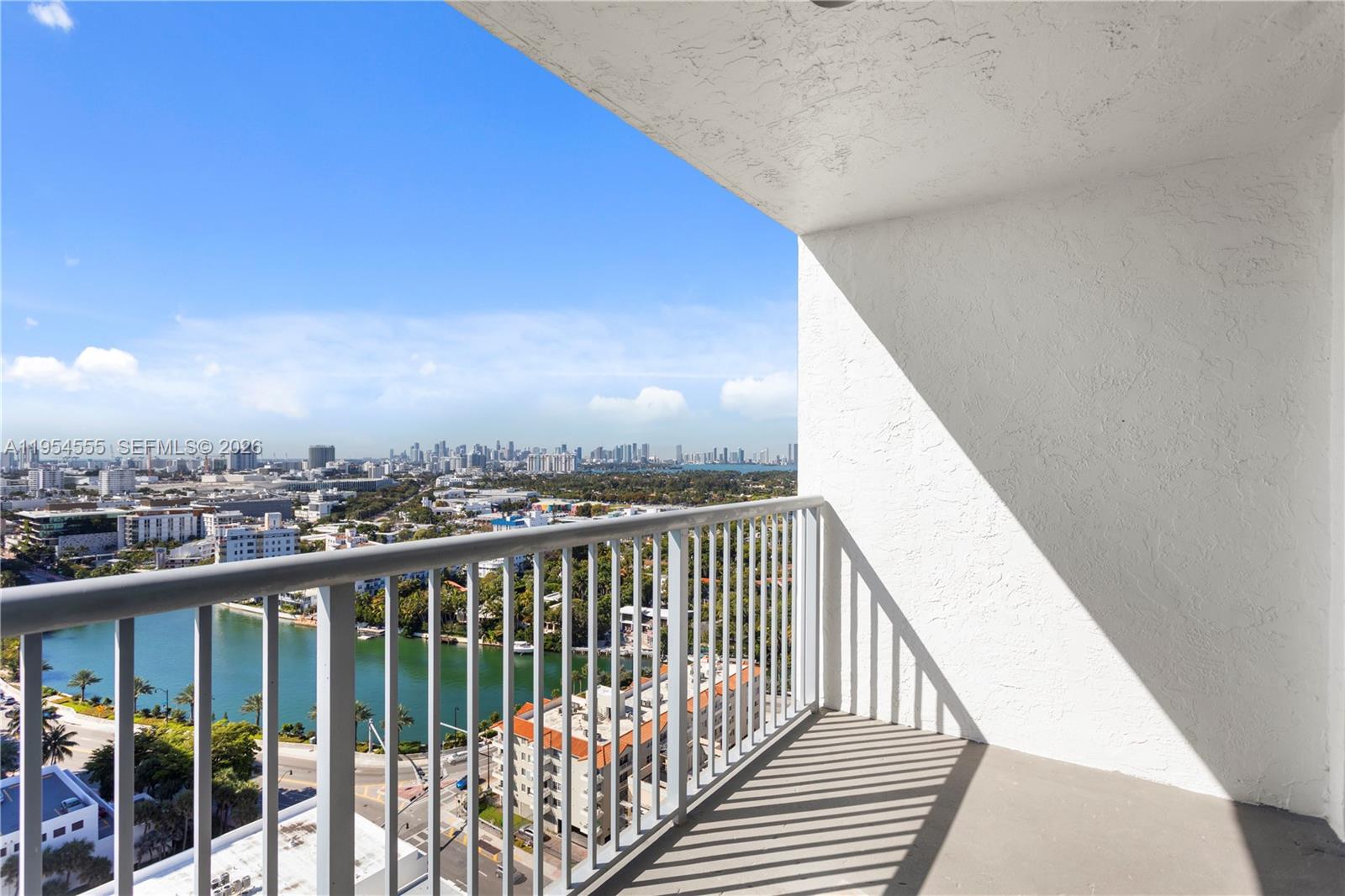 2655 Collins Ave Unit: PH06/08