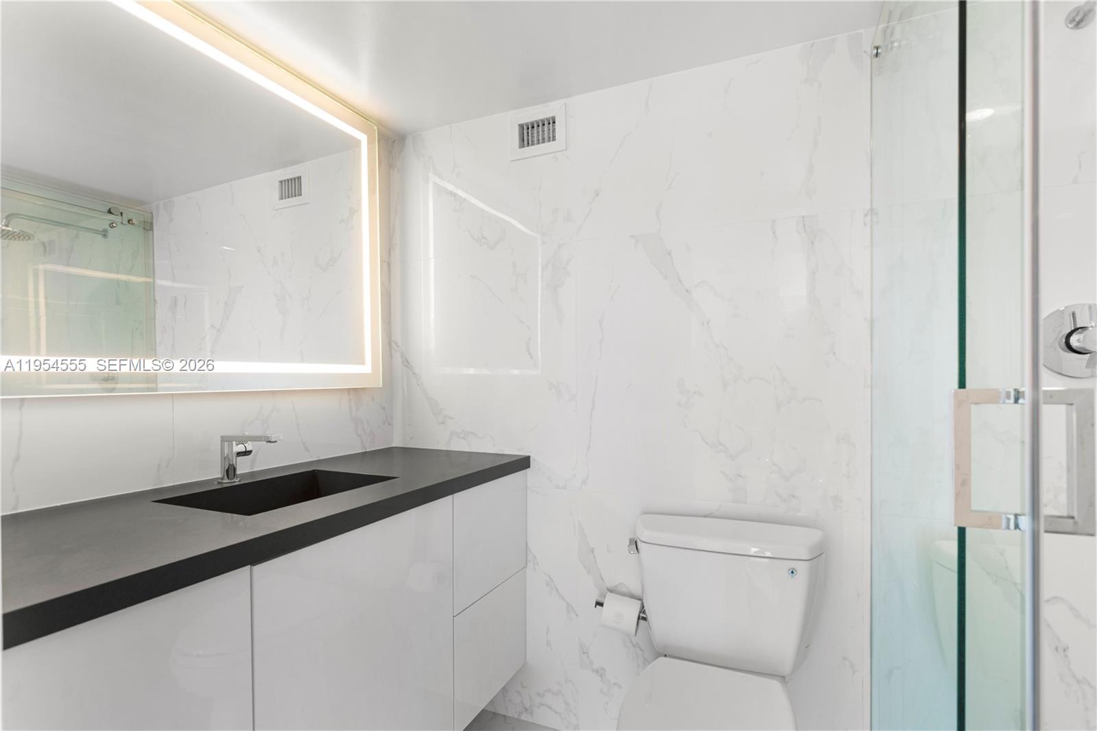 2655 Collins Ave Unit: PH06/08