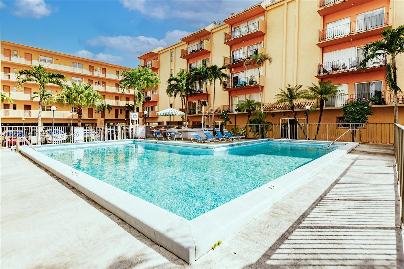 1900 W 54th St # 213