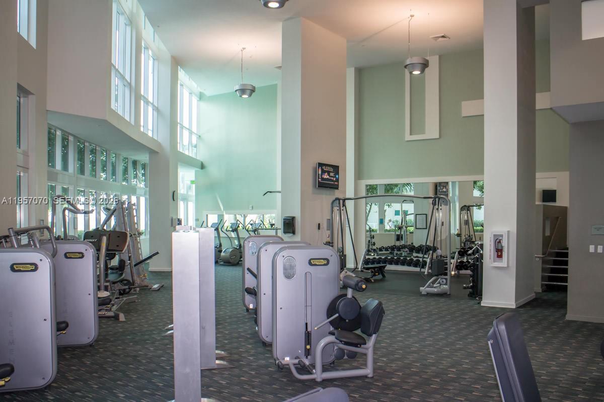 1900 N Bayshore Dr # 505